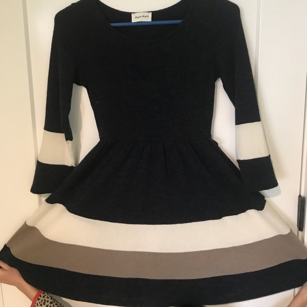 Very nice condition, never worn.